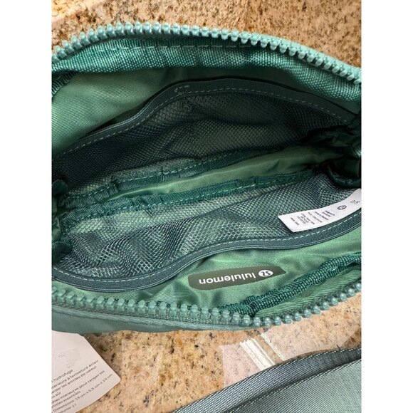 Lululemon Everywhere Belt Bag Extended Strap Tidewater Teal NWT Water Repellent - Picture 11 of 11